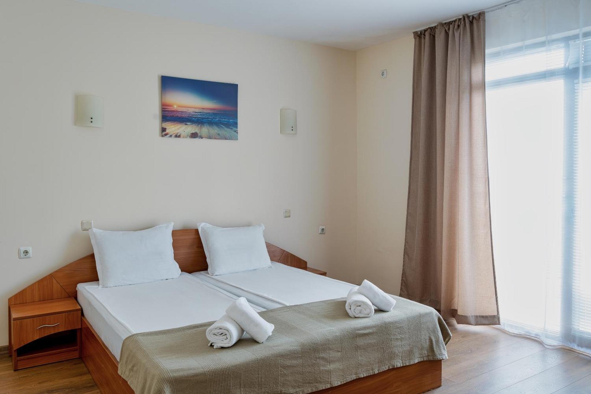 Hotel Milan Primorsko Exteriér fotografie