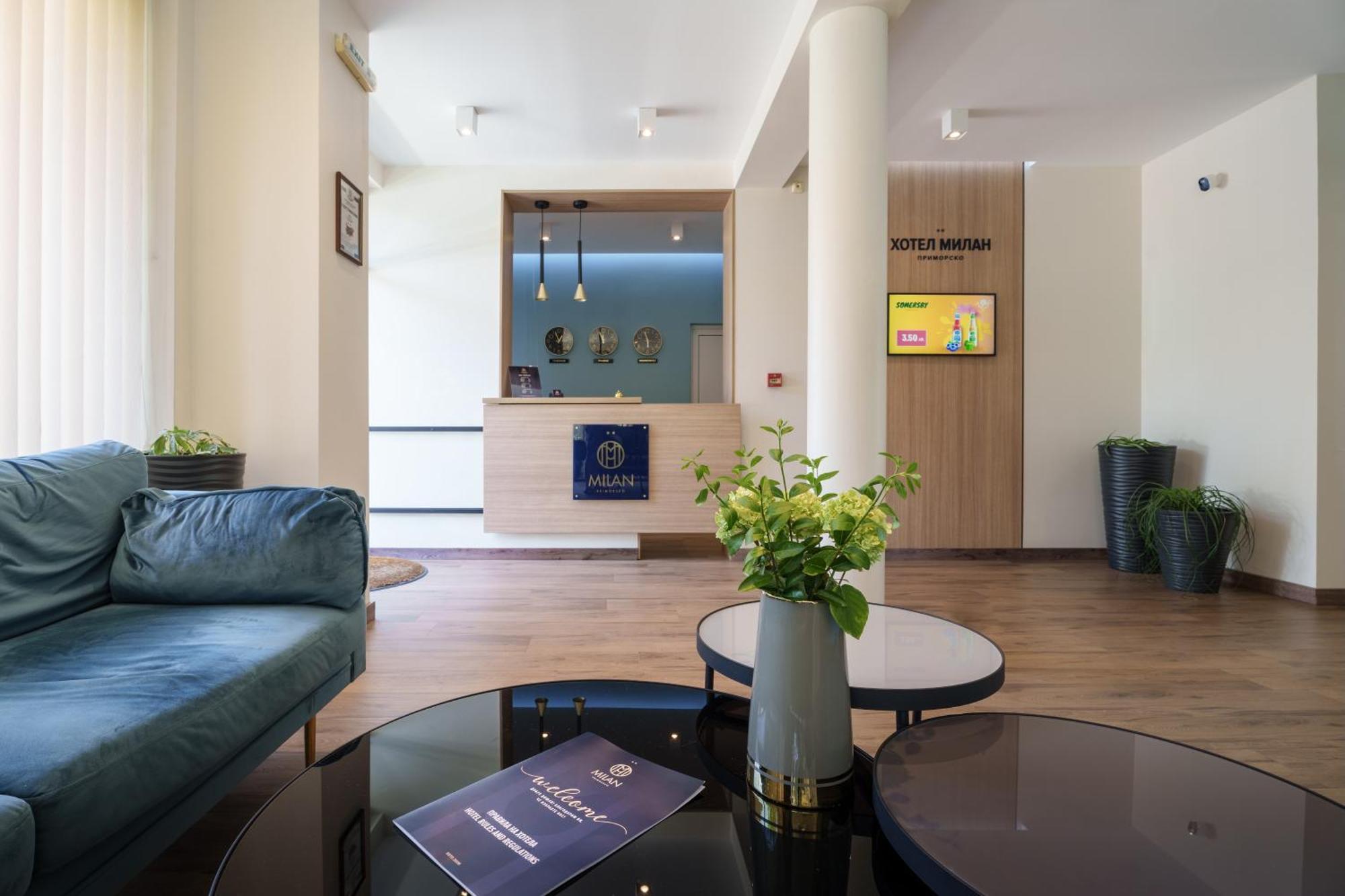 Hotel Milan Primorsko Exteriér fotografie