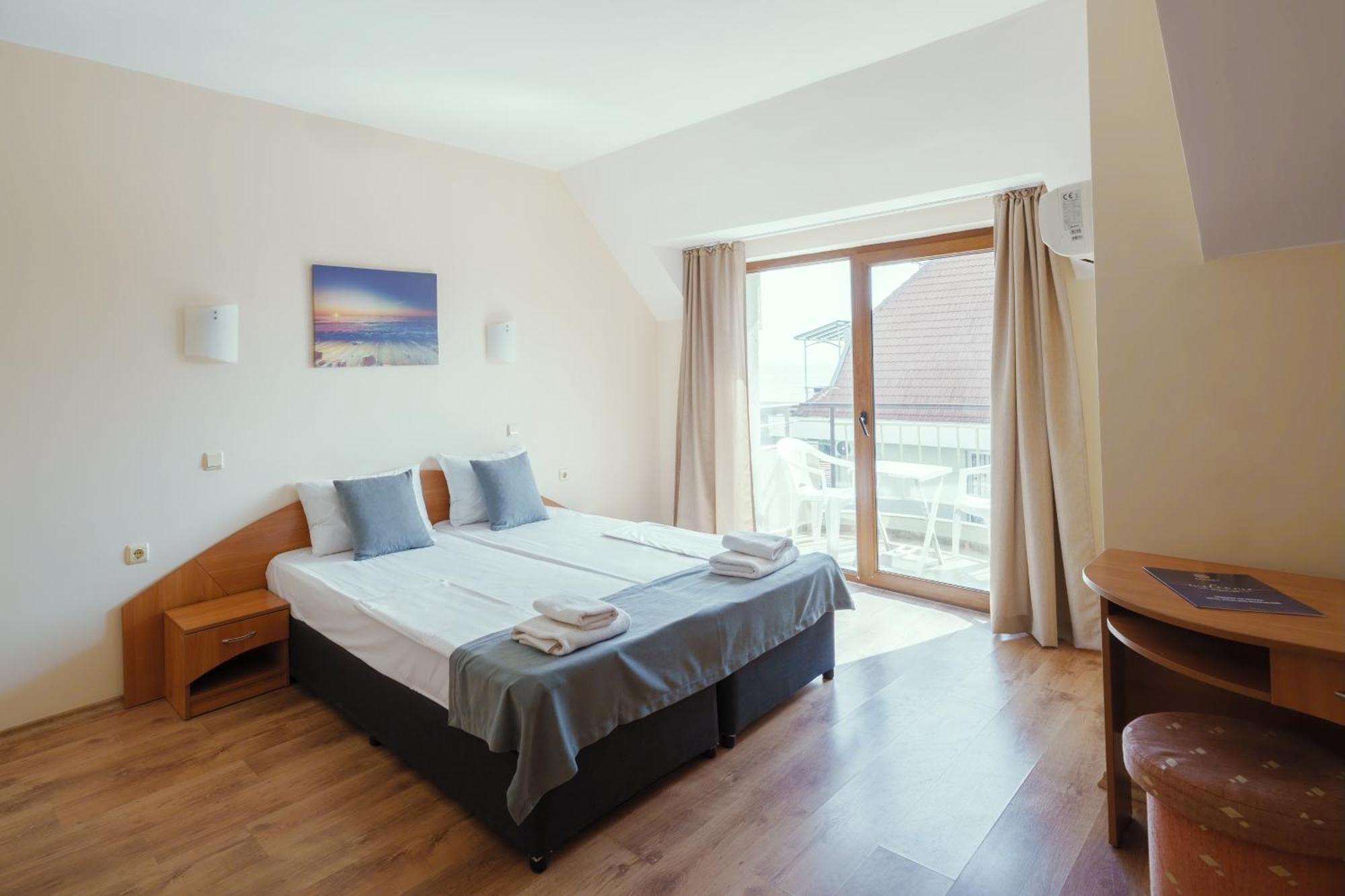 Hotel Milan Primorsko Exteriér fotografie