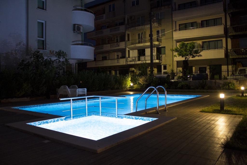 Hotel Milan Primorsko Exteriér fotografie